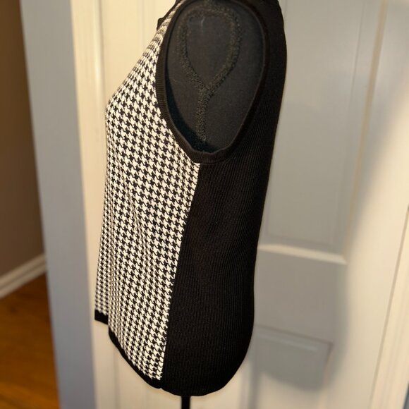 St John Sport Houndstooth Crew Neck Sweater Vest, Size Small - Picture 3 of 7